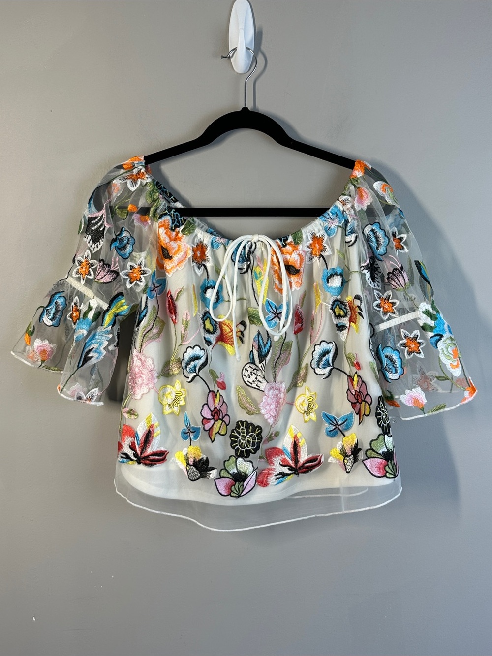 NWT Alexia Admor Floral Embroidered Cropped Top Size M Boho Hippie